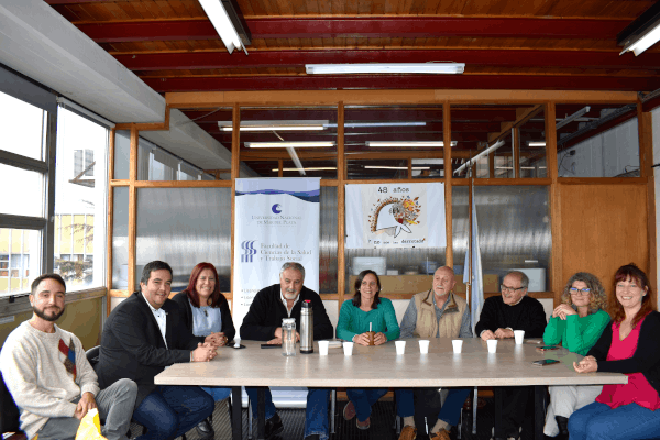 autoridades y referentes de la facultad de ciencias de la salud y trabajo social y de la universidad reunidos como agenda de la emergencia alimentaria 